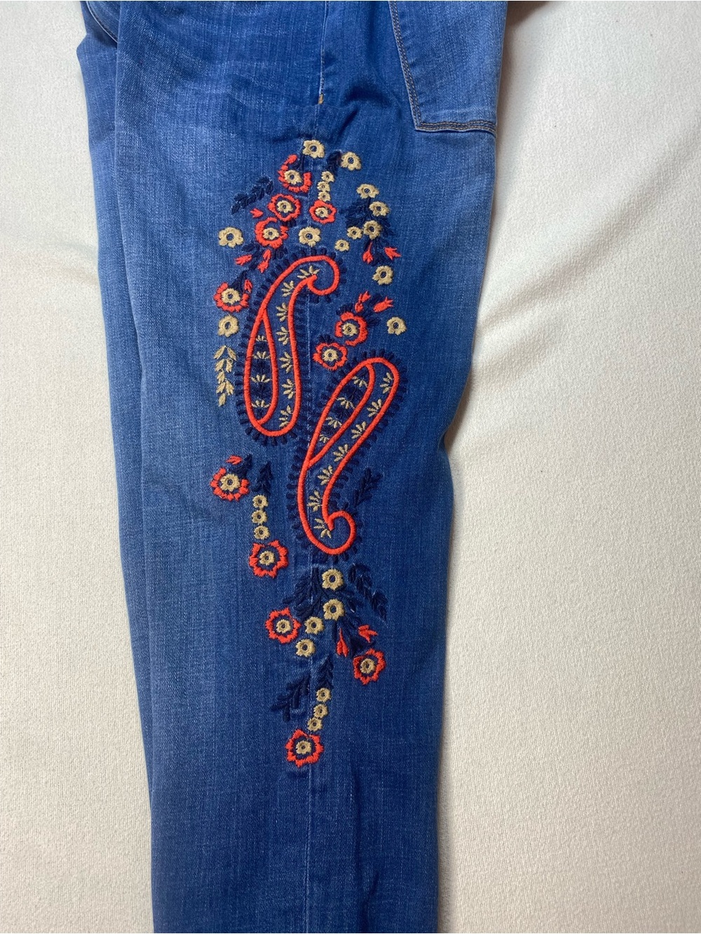 Tommy Hilfiger Tribeca Embroidered Women’s Jeans size 6